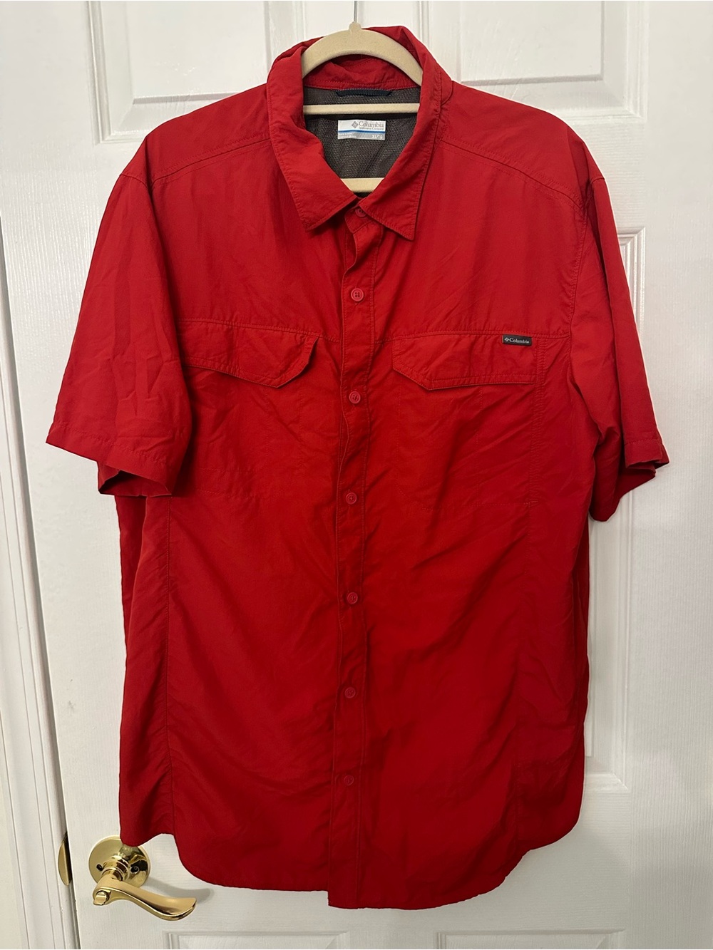Columbia Men’s Bright Red Short-Sleeve Button-Down Shirt